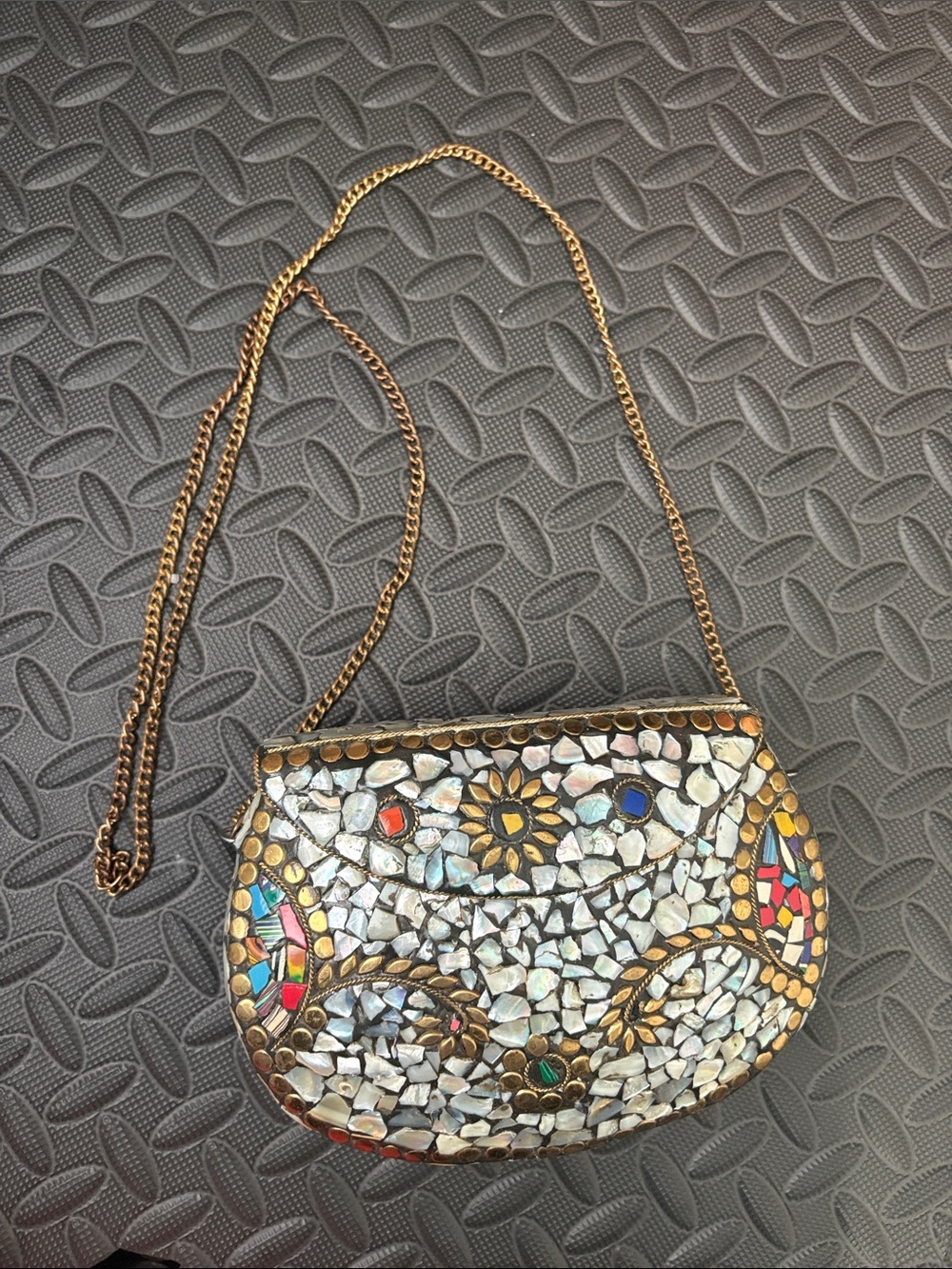 Vintage Handmade Mosaic Shell Crossbody Bag in Multi-Color